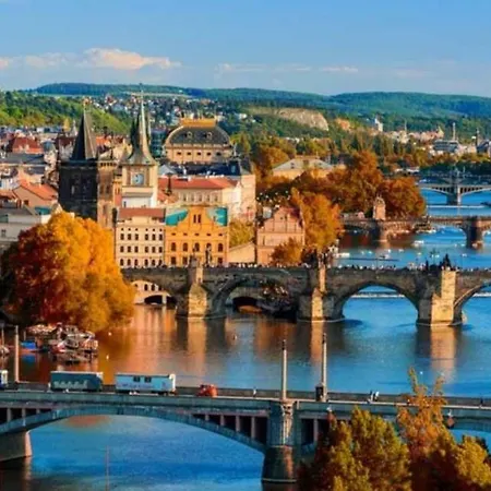 Historical Charles Bridge דירה